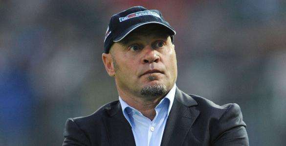 Il terrore di Serse Cosmi in mano ai rapinatori all'interno della propria villa a Brufa