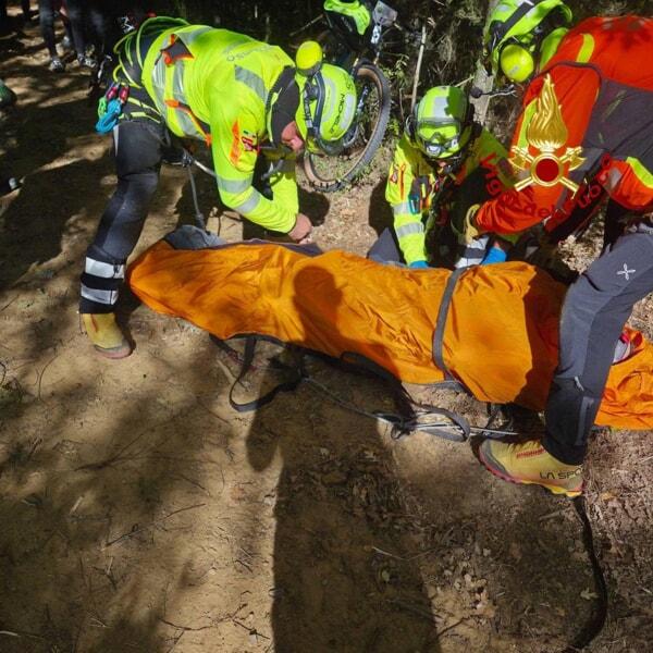 Grazie all'elicottero, salvato un uomo colto da malore nel bosco dopo esser stato punto da calabroni