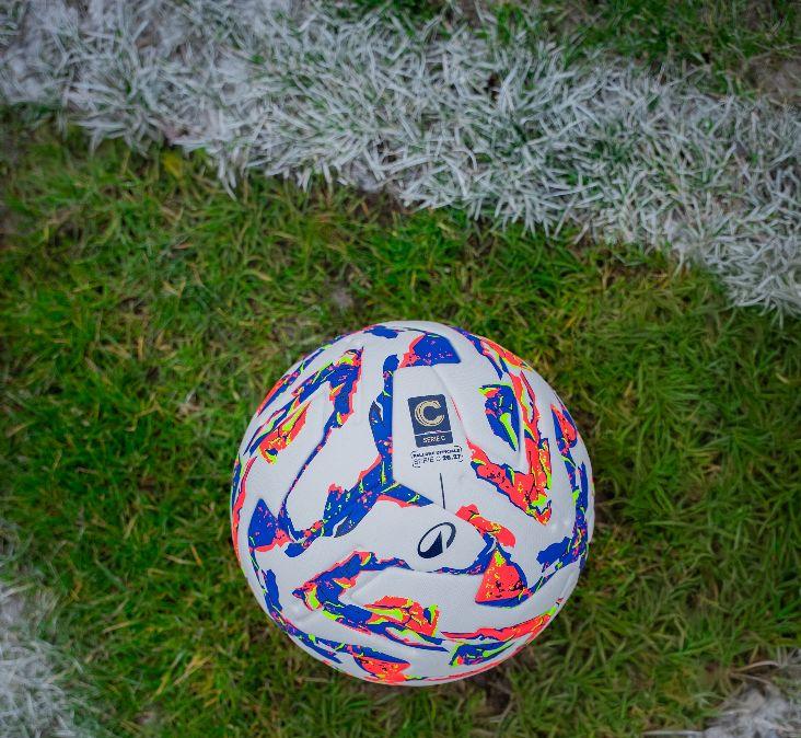Intanto, per il prossimo campionato di Serie C il pallone c'è già, poi si vedrà il resto...