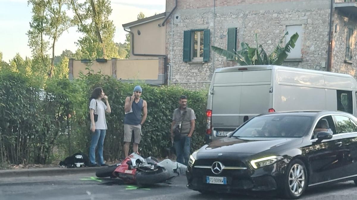 Tanta paura nella zona dello Stadio Curi per un incidente che ha visto coinvolta una moto