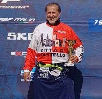 Quel fenomeno di Paolo! A 68 anni è il nuovo campione italiano di motocross con moto d'epoca!