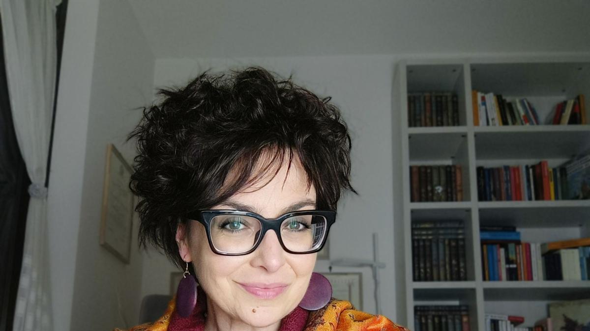 La scrittrice Viviana Picchiarelli presenterà domenica 30 a Gualdo Tadino il suo romanzo “Il confine dei silenzi”