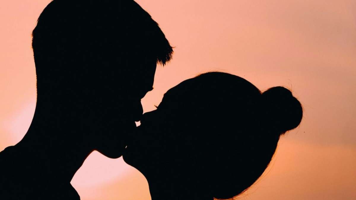 State festeggiando? Oggi è la Giornata internazionale del Bacio! Sino alla mezzanotte si può celebrare...