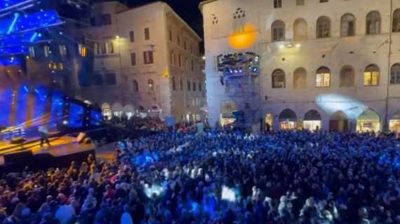 Invasione già da stamattina! Centro di Perugia gremito per il Capodanno in Piazza e in tantissimi dovranno rinunciare 