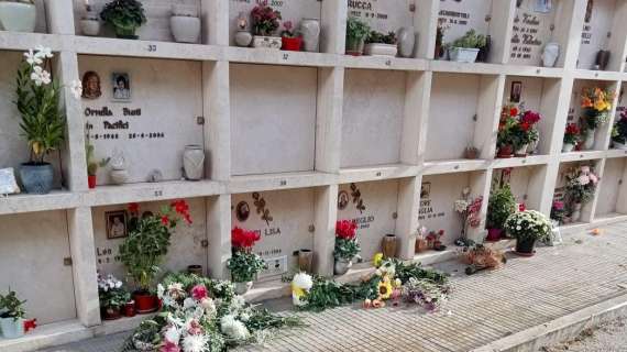 Il sindaco di Deruta "Vergogna!" Situazione fuori controllo al cimitero cittadino
