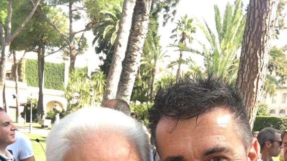 Due presidenti sorridenti, con Sergio Mattarella che ha voluto farsi un selfie con Gino Sirci! O... viceversa? 