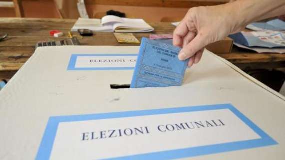 Succede anche questo! Denuncia per i santini elettorali di una candidata presenti in un seggio a Perugia