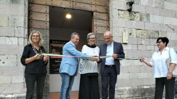 A Corciano protagonista l'artista Salvo Seria: inaugurata alla Chiesa di San Francesco la personale "Rebus"