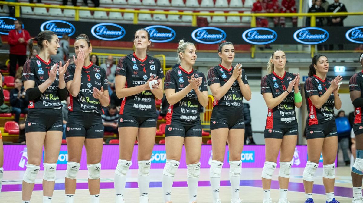 La Bartoccini perde ancora nell'A1 di volley femminile: battuta per 3-1 a Busto Arsizio