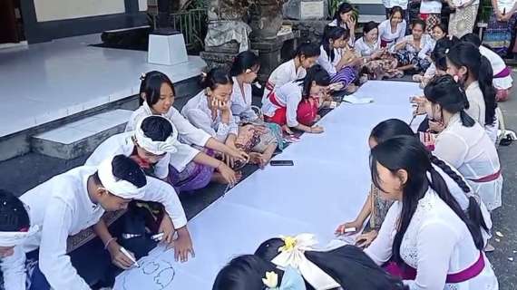L'Eco Bandiera Collettiva della Pace della tifernate Moira Lena Tassi ha conquistato anche Bali