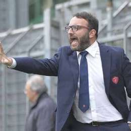 In panchina con il Perugia anche in Serie B (ottenendo vittorie...) ed ora guiderá l'Anconitana