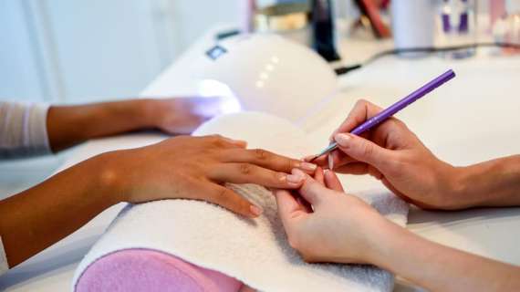 La battaglia delle estetiste contro il lavoro nero! "Una situazione ormai non più tollerabile"