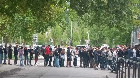 Entusiasmo alle stelle per questo Perugia! Fila interminabile al botteghino del Curi per biglietti e abbonamenti!