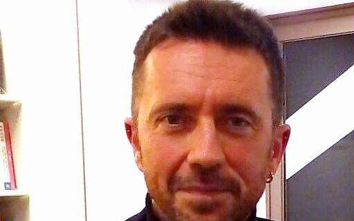 Andrea Scanzi è ora il giornalista più seguito della rete (e non solo): in pochi mesi ha messo tutti alle spalle