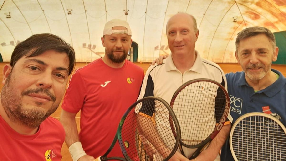 Concluso il campionato umbro di tennis per giornalisti: tutti i vincitori dei tornei di singolo e doppio disputati allo Junior Perugia