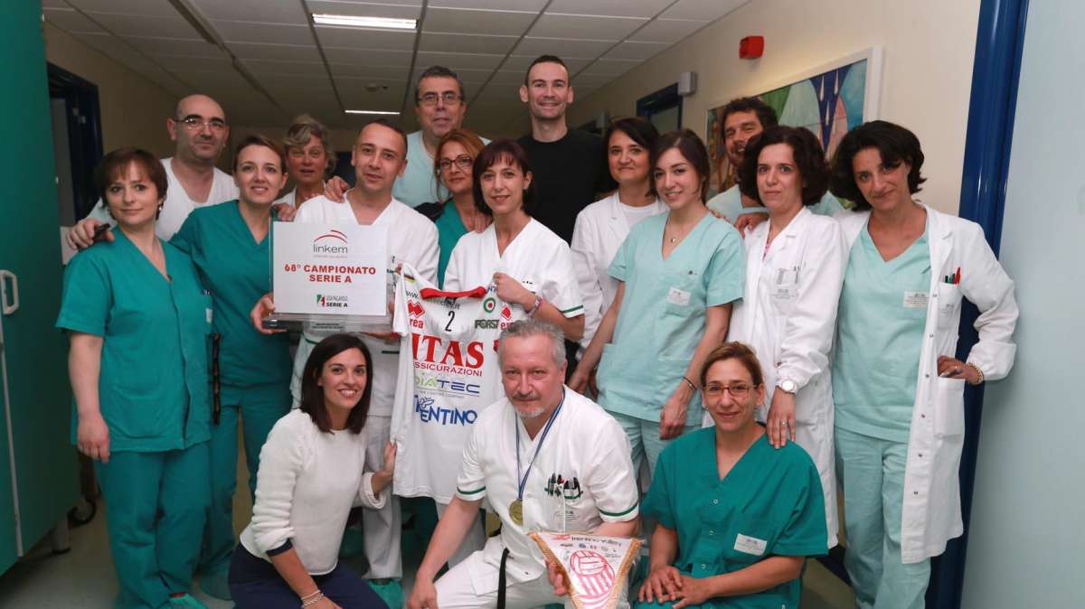Giacomo Sintini stamani in ospedale. "Ci tenevo a condividere la gioia dello scudetto con tutti voi"