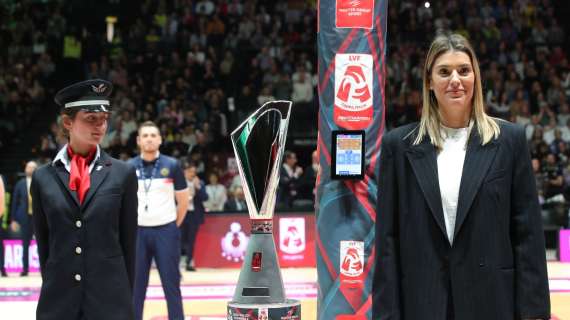 Un trofeo così bello non si era mai visto! Complimenti al perugino Federico Fondacci che lo ha ideato per la Coppa Italia di volley femminile! 