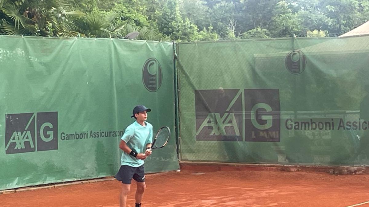 Allo Junior Tennis Perugia va avanti il "Memorial Poppy Vinti" per Under 16: il tifo è per Valentino!