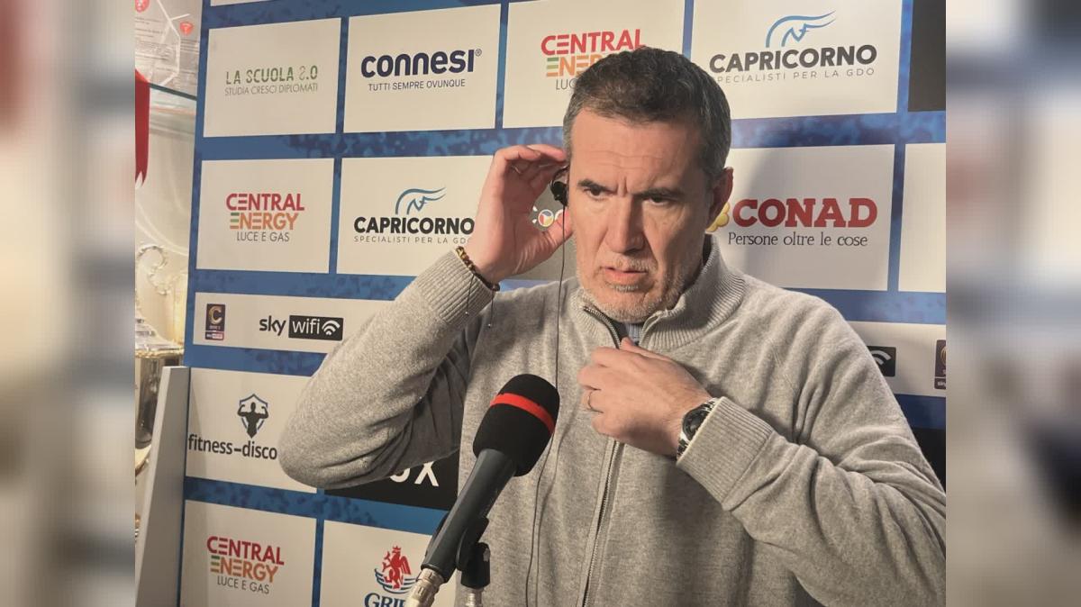 "In panchina a Livorno ci sarà Giovanni Tedesco, ma stiamo valutando l'ipotesi di un lungo ritiro"