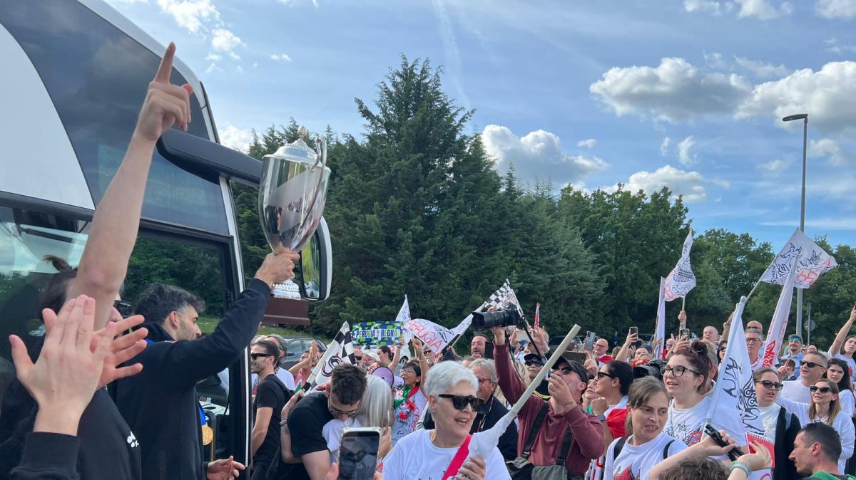 Festa per l'accoglienza della Sir al ritorno a Perugia con la Champions League 