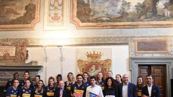 La nazionale azzurra di volley femminile ricevuta stamattina a Palazzo dei Priori