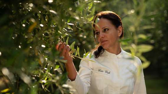 La chef perugina Catia Ciofo protagonista a "Braci e abbracci", la cena di San Lorenzo sotto le stelle di Lucignano