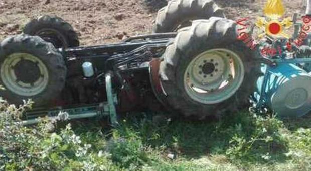 Una domenica tragica in Umbria, con un 44enne morto schiacciato dal trattore che si è ribaltato