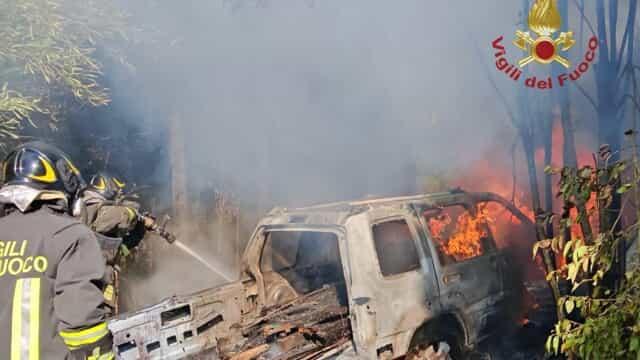 Muore carbonizzato in auto dopo un incidente: conosciuto anche in Umbria nel mondo del podismo