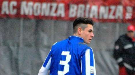 Nacque a Perugia dove giocava il padre ed ora è stato acquistato dal Genoa per la serie A!