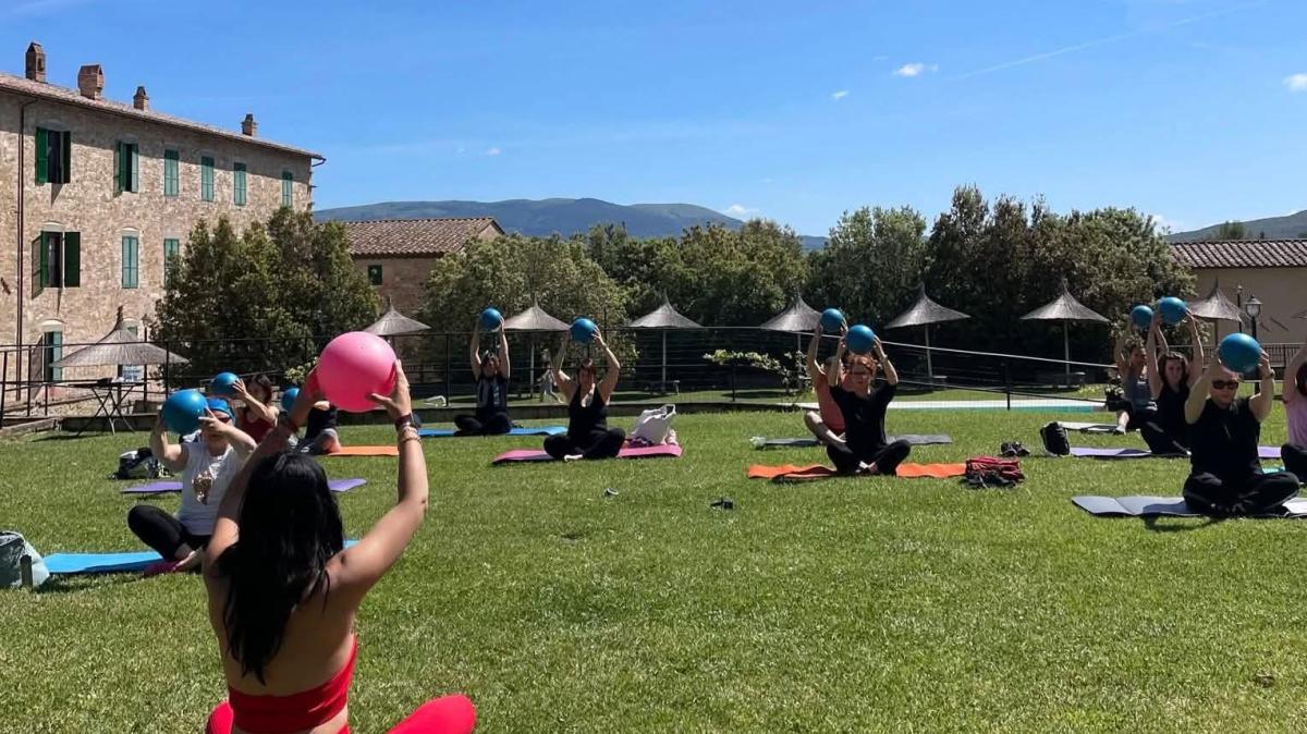 Il 9 maggio Agnese Belardi ripropone il pilates all'aperto: appuntamento a Villa di Magione