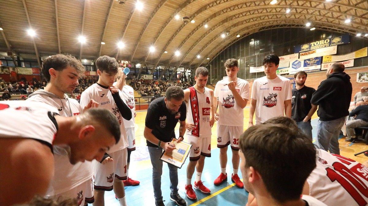 Per il Basket Perugia una sconfitta (84-79) nel derby a Todi per il secondo stop stagionale