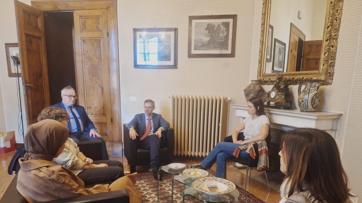 Accolta a Perugia la studentessa palestinese Toqa Abukryyem, in città grazie ad una borsa di studio