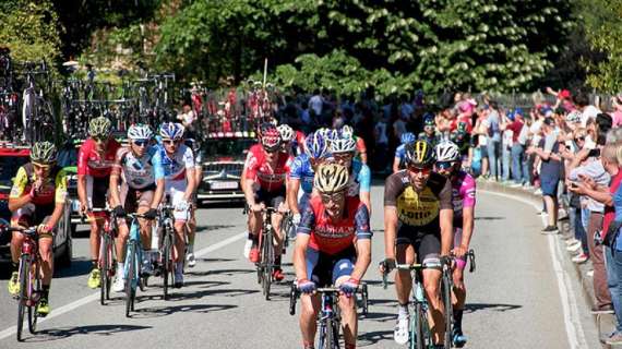 Il passaggio del Giro d'Italia lungo le strade di Perugia fa chiudere ben 54 scuole: mercoledì tutti a casa 