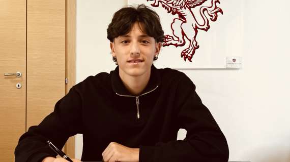 Il Perugia scommette su Francesco Berta: il presidente Faroni gli ha fatto firmare il primo contratto da professionista