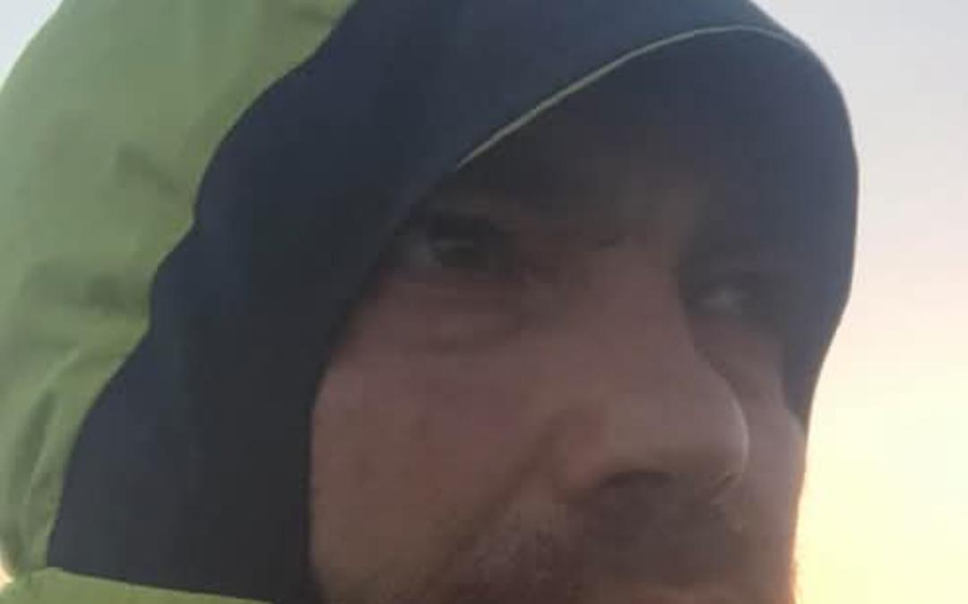 Tragico incidente: uomo di 53 anni muore in uno scontro con un mezzo della nettezza urbana