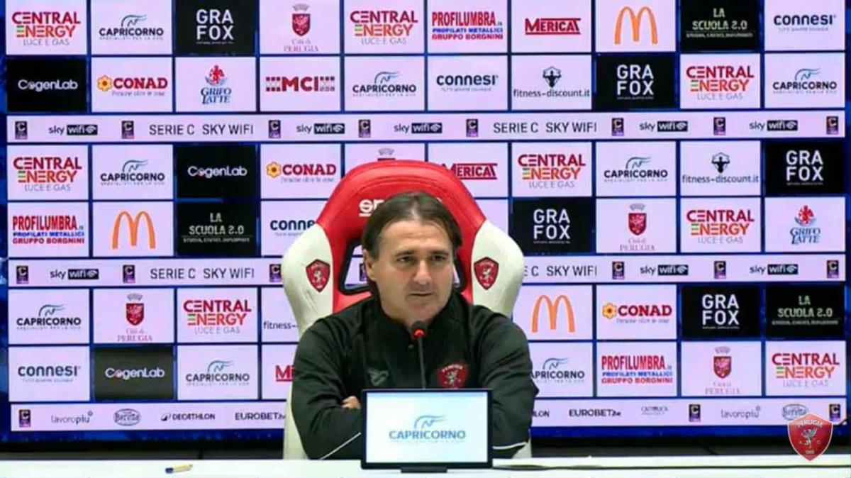 La conferenza stampa del tecnico Giovanni Tedesco per presentare la gara Pontedera-Perugia