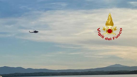 Proseguono al Trasimeno le ricerche del ventisettenne caduto in acqua