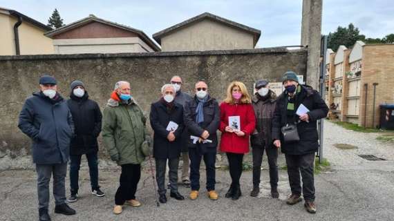 Consegnato alla famiglia Ciliani il libro alla memoria di Dante, storico presidente dell'Ordine dei Giornalisti