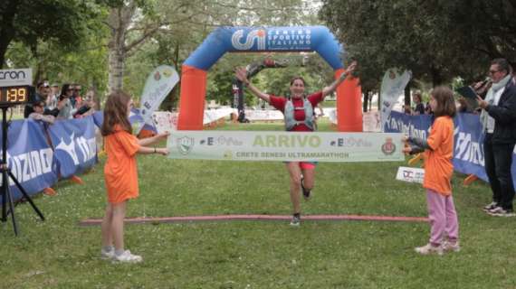 Lo show di Lorena Piastra della Tx Fitness alle Crete Senesi Ultramarathon: trionfo sui 50 chilometri!