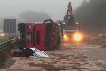 Tragico incidente stradale nella notte: muore a 66 anni a Collestrada