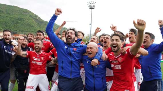 "Festa Perugia. Promozione al fotofinish": Così Tuttosport celebra la B del Perugia