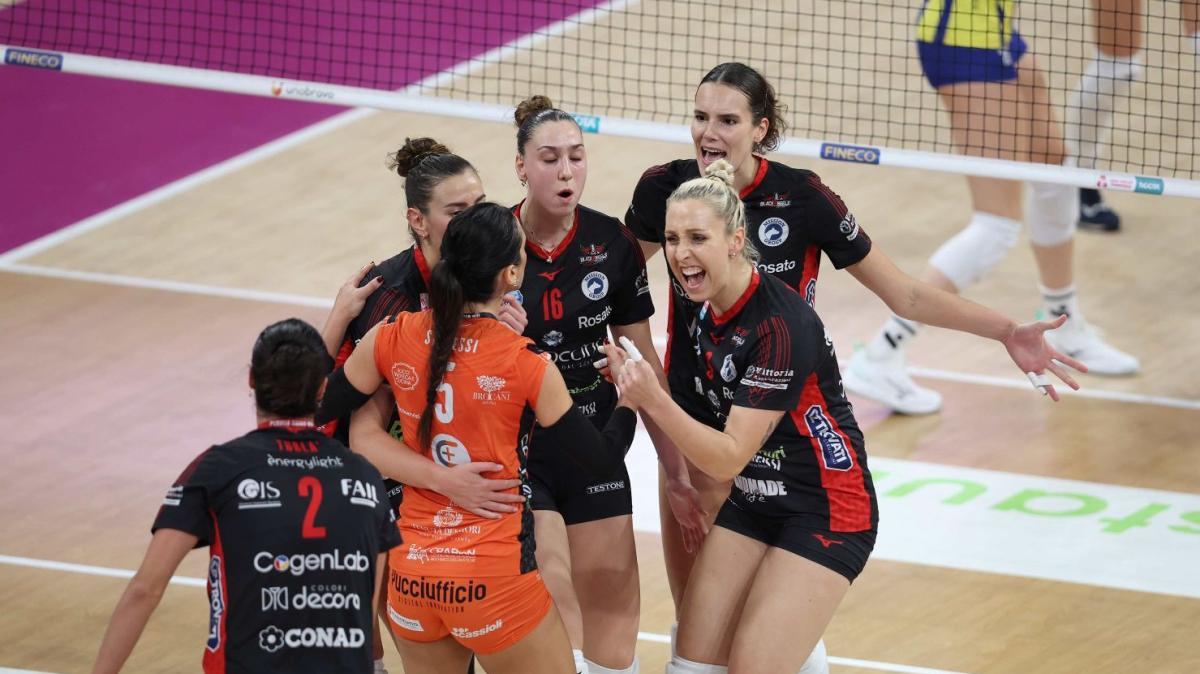 Dopo 12 sconfitte di fila, la Bartoccini Perugia domenica contro Bergamo per non retrocedere in A2