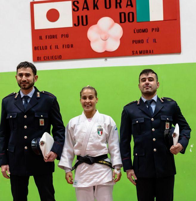 Al Sakura Judo di Ponte San Giovanni gli agenti della polizia locale partecipano ai corsi di "Self defence" 