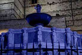 Stasera si potrà vedere la Fontana Maggione a Perugia illuminata di blu