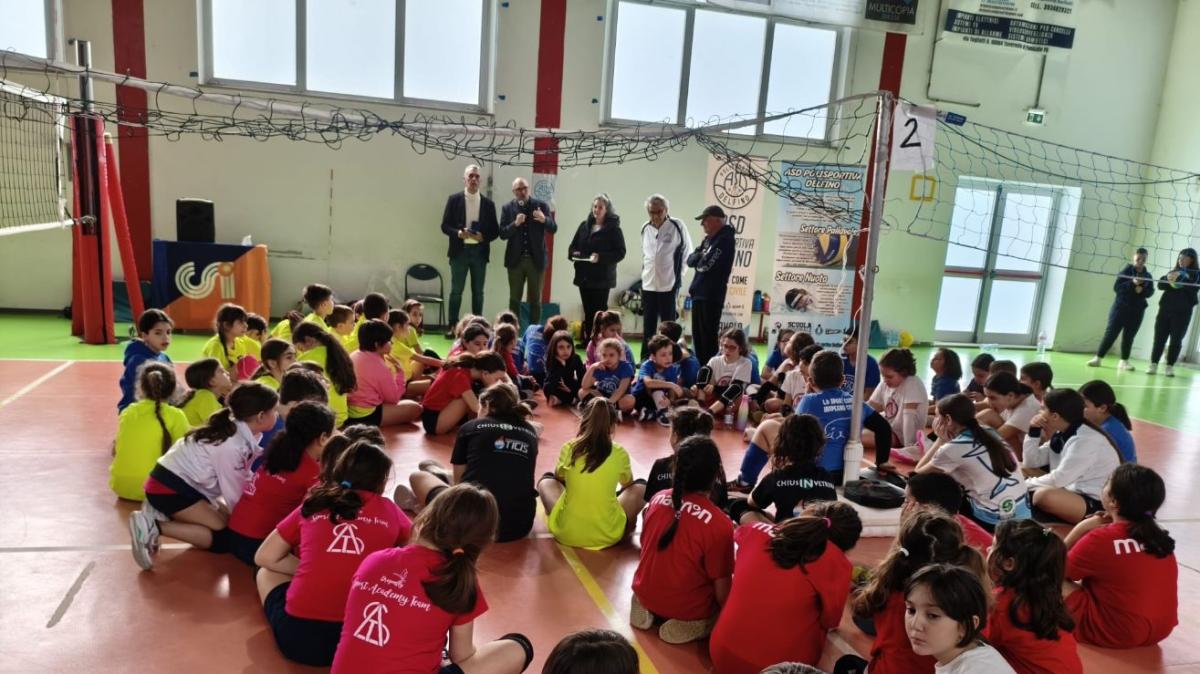 L'Asd Delfino di Tavernelle premiata dal Comune per la Stella di brinzo al merito sportivo del Coni