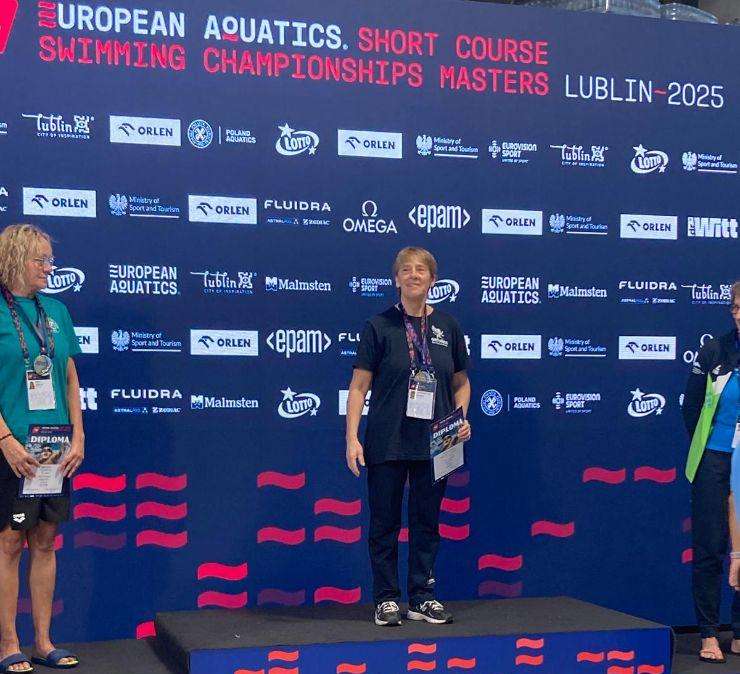 Complimenti alla nuotatrice Simonetta Renga, nuova campionessa europea con il record in vasca corta