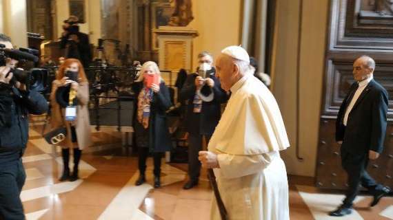 Una giornata di grandi emozioni! Il Papa ha incontrato 500 poveri a Santa Maria degli Angeli