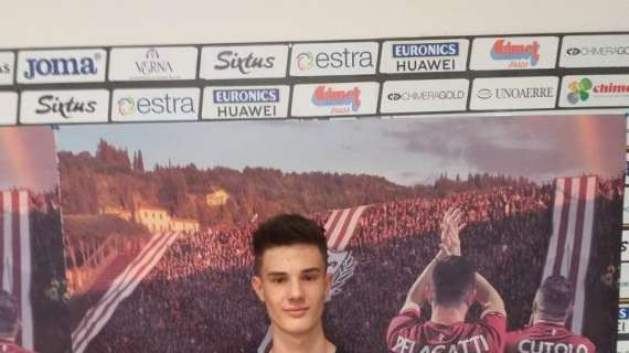 L'Arezzo soffia un giovane attaccante al Perugia: ma il giocatore ha fatto una scelta per motivi scolastici