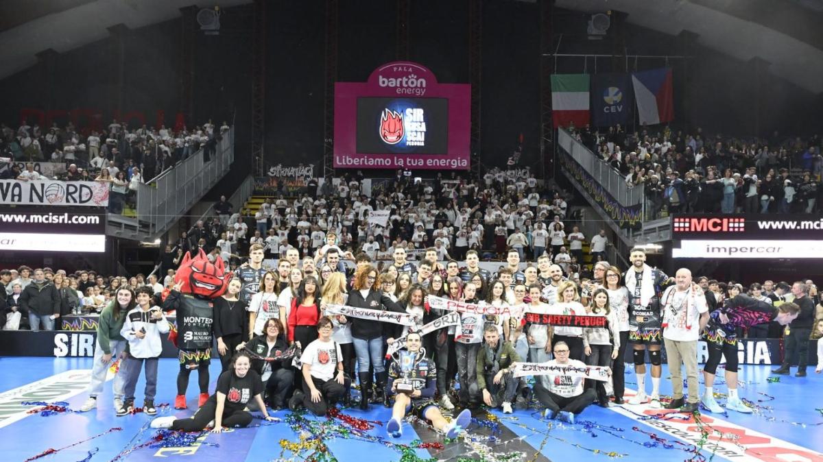 Una grande Sir batte (3-1) a Perugia l'Allianz Milano e festeggia con i tifosi la Coppa del Mondiale per Club