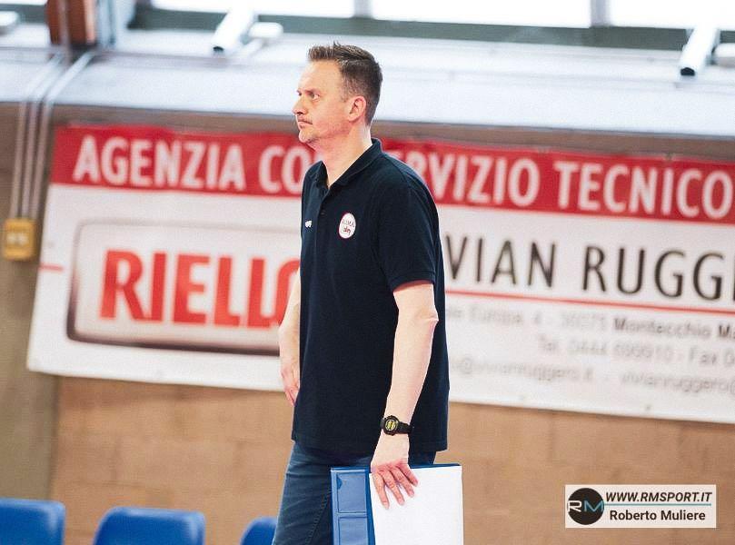 Esonerato Andrea Giovi! Da oggi alla Bartoccini Perugia di volley femminile il nuovo allenatore!